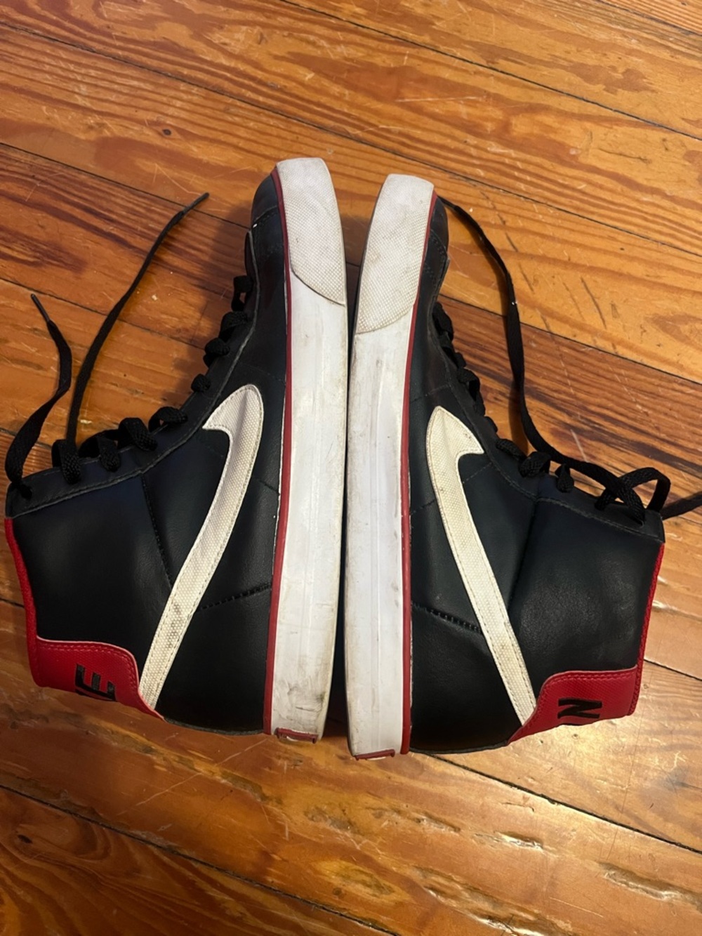 Nike Air Force 1 Black and Red High-Top Sneakers - Picture 3 of 6